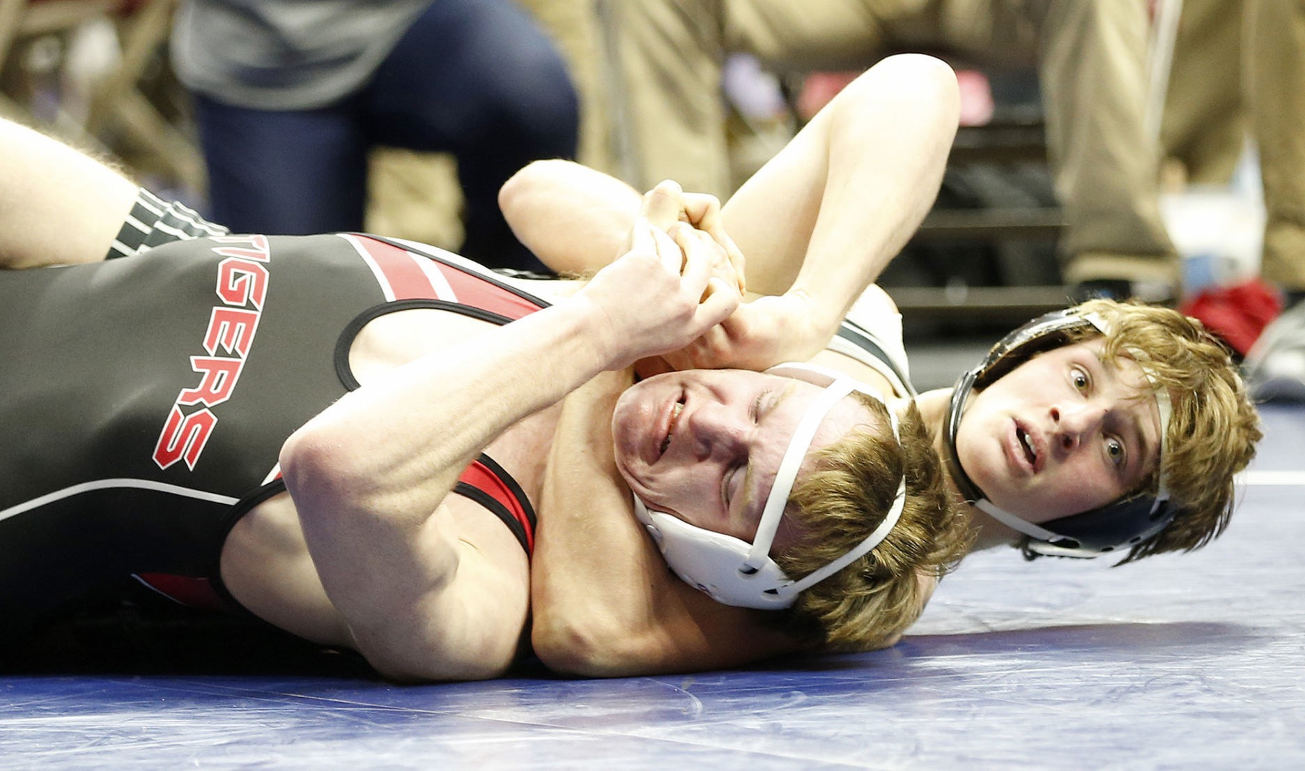 021518bp-state-wrestle-3a-08